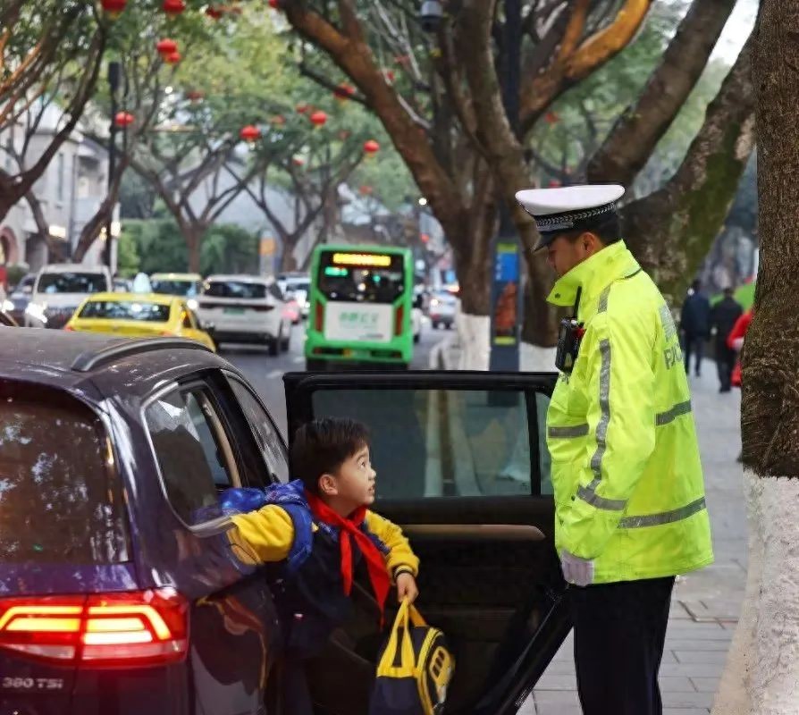 _ 中心城区中小学春季开学交通出行提示 _出行提示