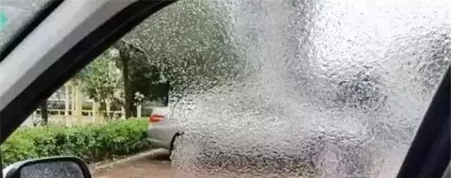 雪地行车安全技巧_出行提示_降雪天气开车注意事项