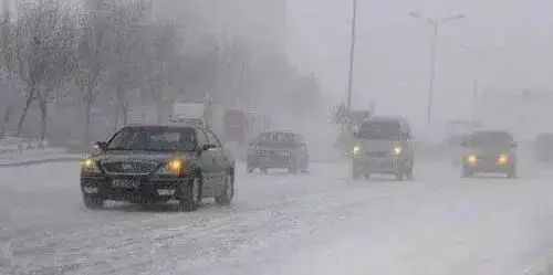 出行提示_雪天行车安全小贴士_冬季雪地驾驶技巧