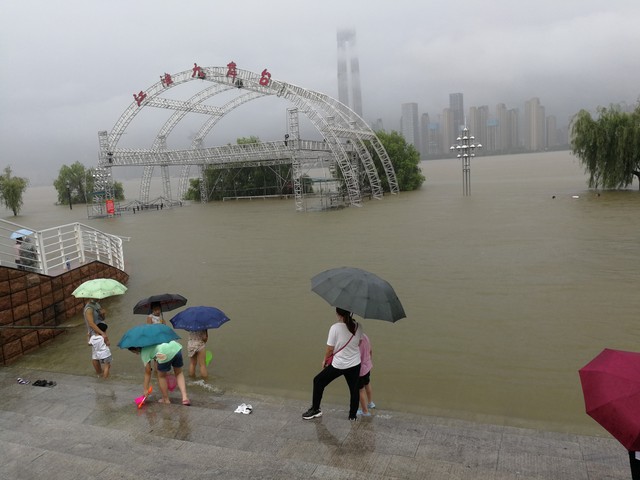 出行提示_南方强降雨出行注意事项_暴雨出行安全提示