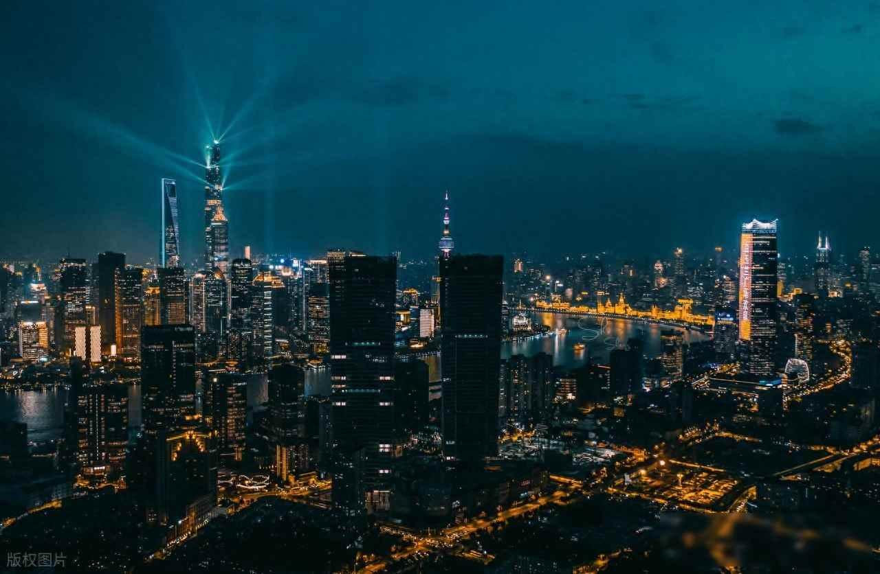 交警帮助老人绕行_上海限行外地车政策_限行