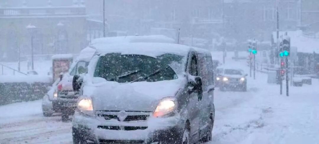 雪天驾驶安全技巧_出行提示_驾车出行前的车辆准备