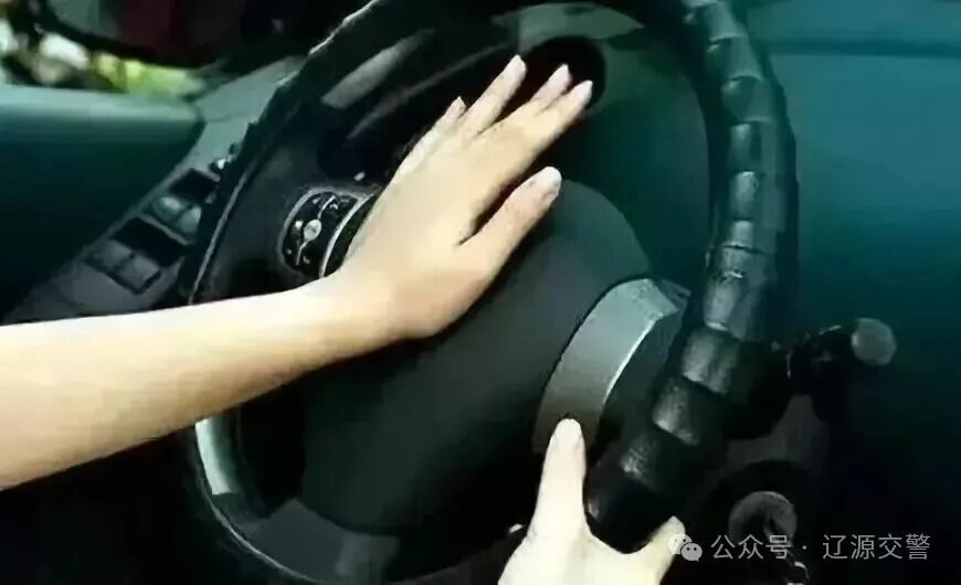 雾天行车安全常识_低能见度驾驶技巧_出行提示