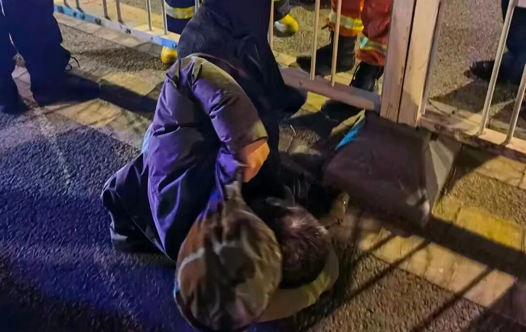 骑行反光装置_冬夜安全出行_出行提示