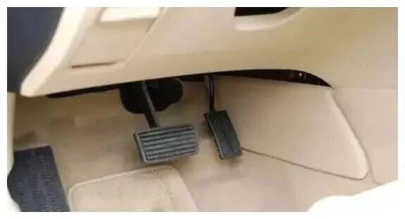 出行提示_雨雪天气安全行车_雨雪天气行车技巧