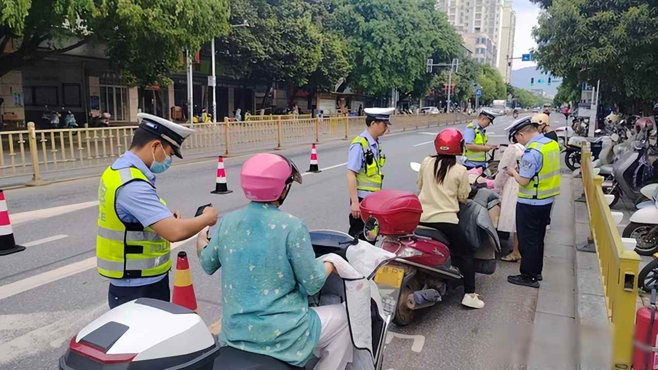 限行_电动车新规_超标车处罚