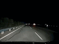 夜间行车安全_出行提示_规范使用远近光灯