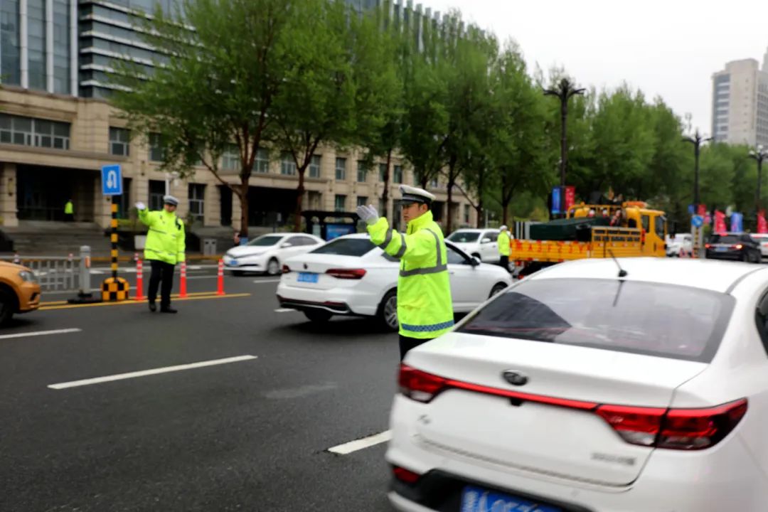 哈尔滨大风天气交通安全_出行提示_哈尔滨阵雨天气出行提示