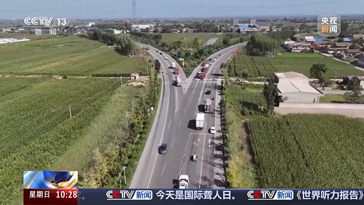 出行提示_国庆中秋假期交通安全风险_无信号灯路口通行规则