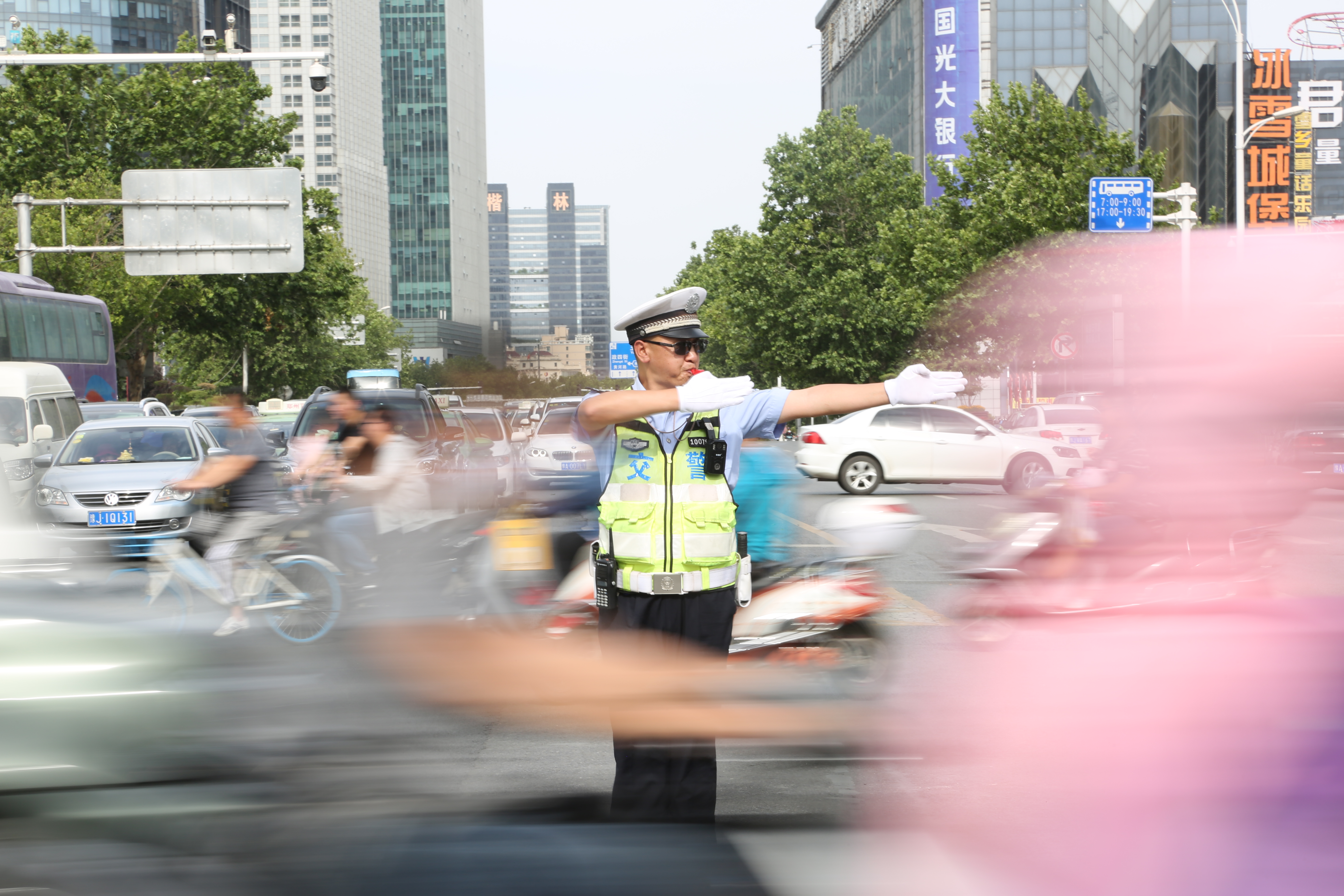 出行提示_ 2025年端午节郑州交通管控 _