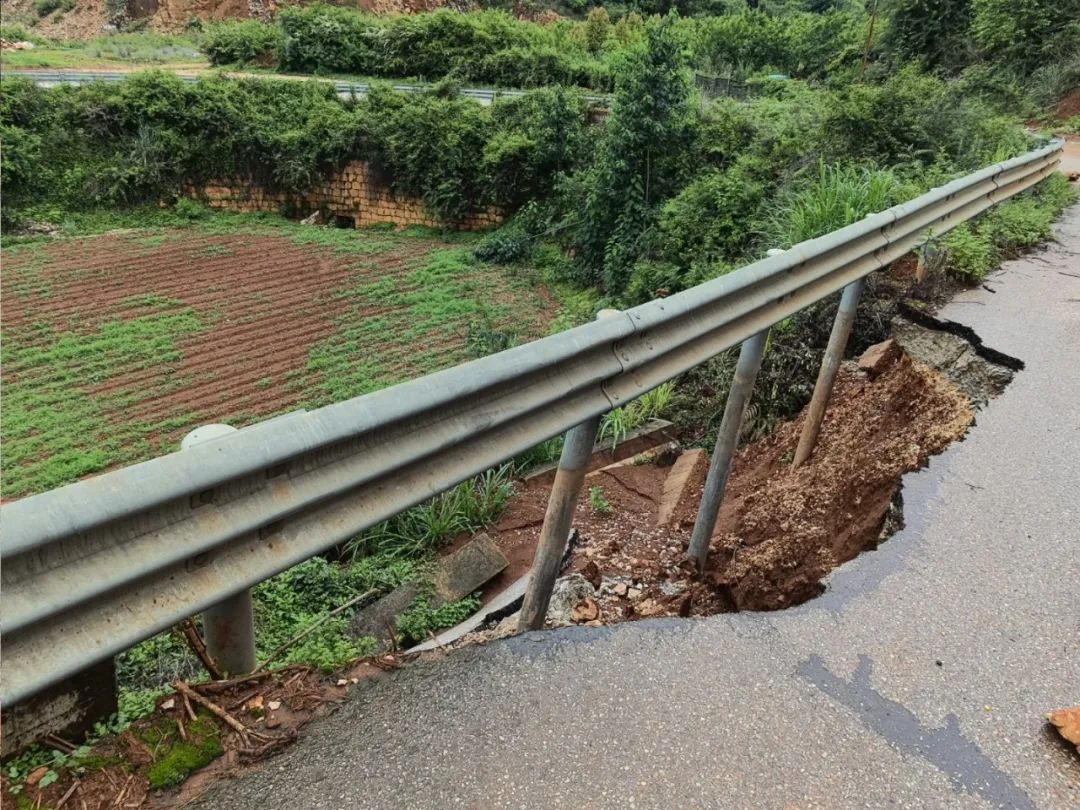 雨季汛期交通安全提示_出行提示_石林县雨季道路隐患点