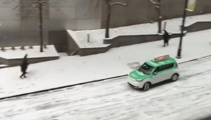 出行提示_降雪天气道路安全_雪天路面行车指南