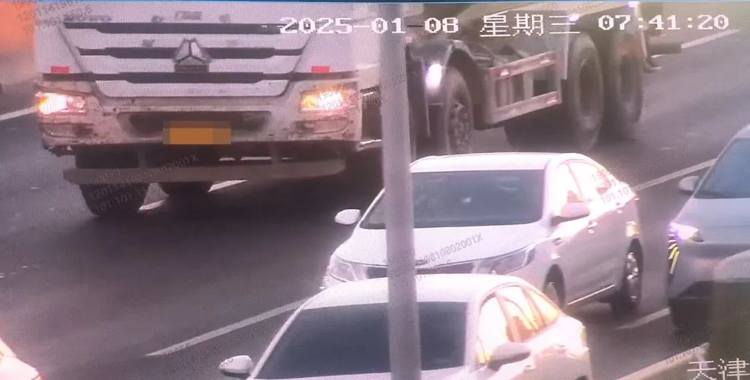 冬季行动大货车闯禁行_禁行_天津交警查处闯禁行货车