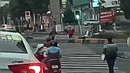 寒假交通安全提示_中小学生交通安全意识_出行提示